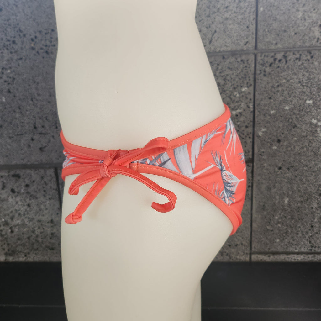 Loco Boutique Floating Palm Removable Bows Bottom